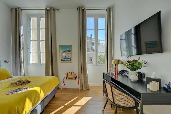 Room 10 of 42