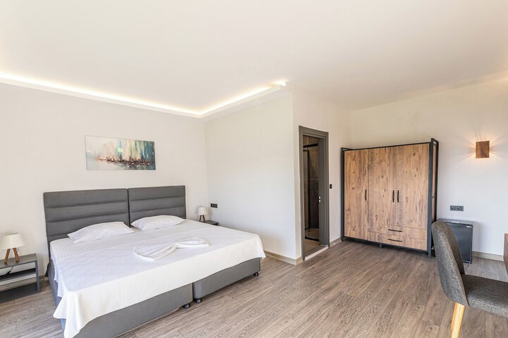 Room 9 of 46