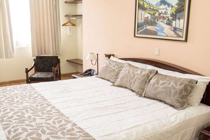 Room 9 of 30
