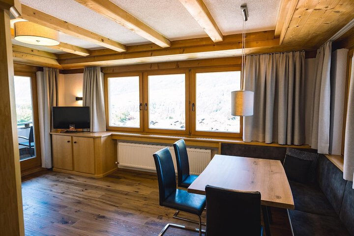 Room 43 of 65
