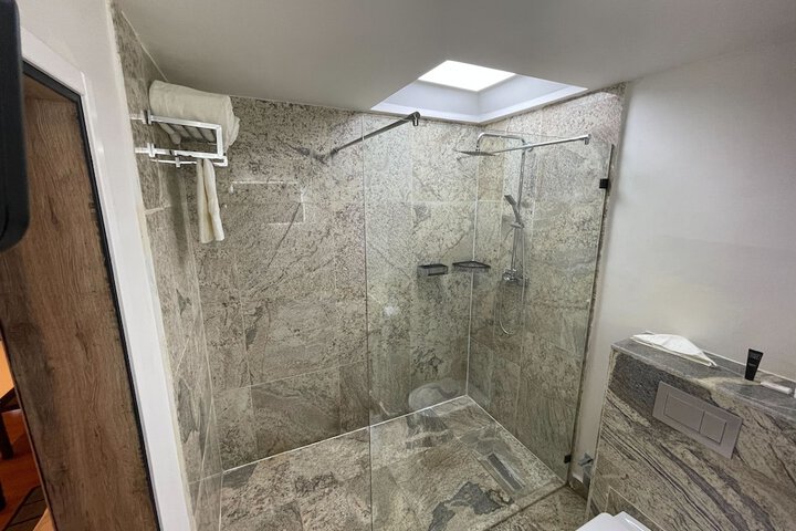 Room 20 of 35