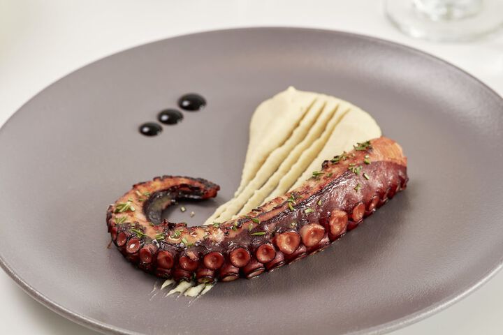 Dining 46 of 62