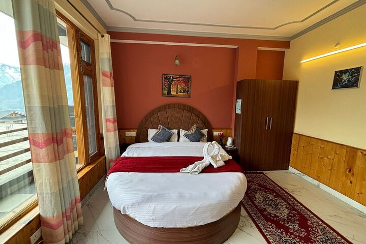 Room 10 of 27