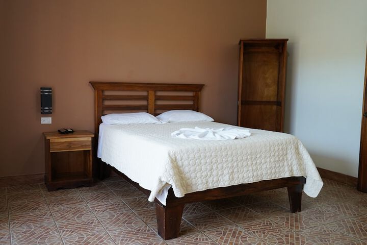Room 8 of 42