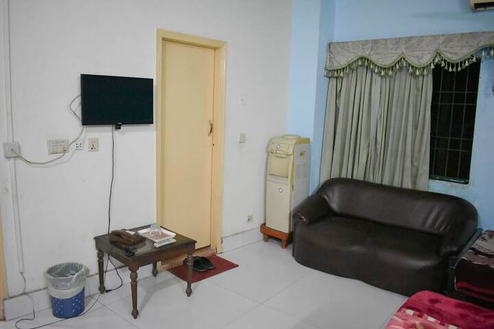 Room 10 of 15