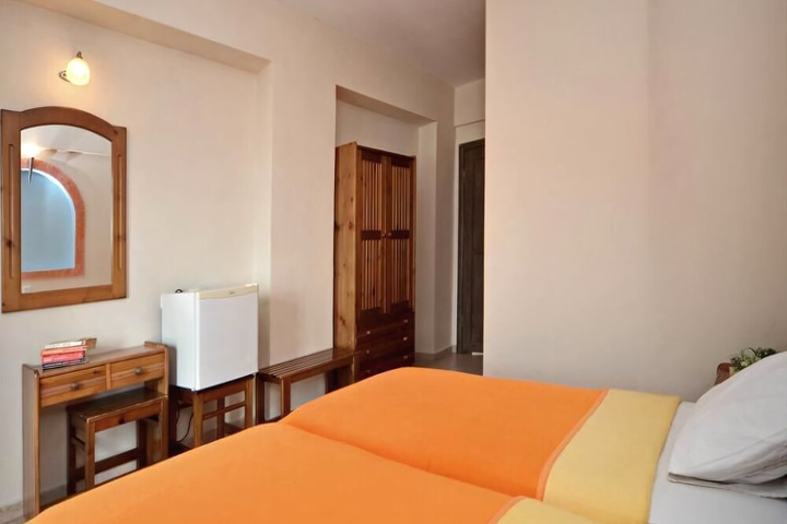 Room 2 of 14