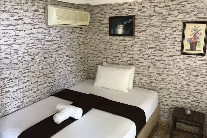 Room 5 of 44