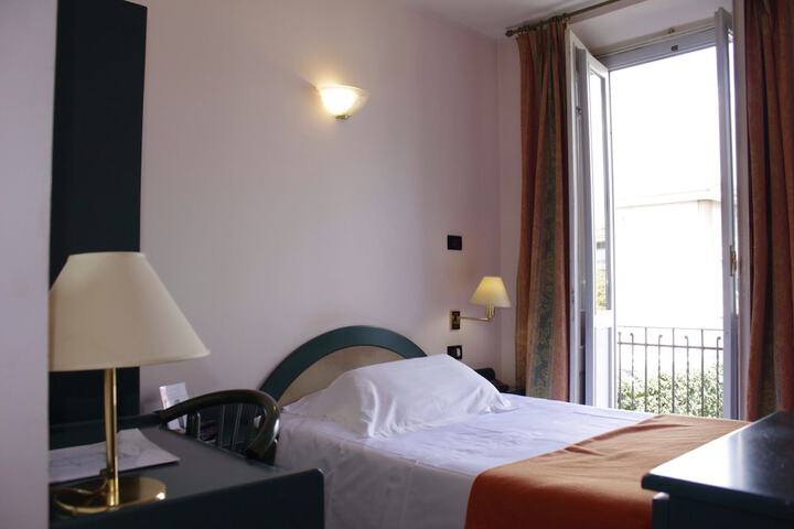 Room 9 of 9
