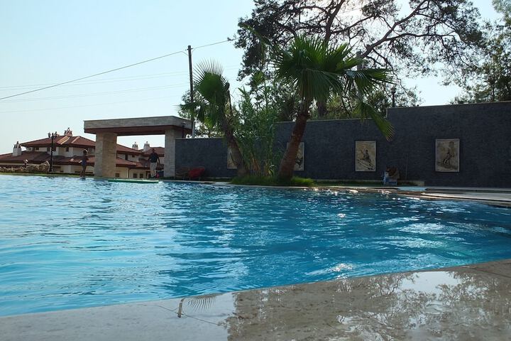 Pool 14 of 22