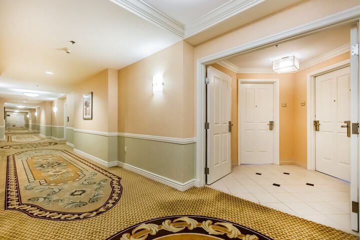 Ballroom/Hall 40 of 65