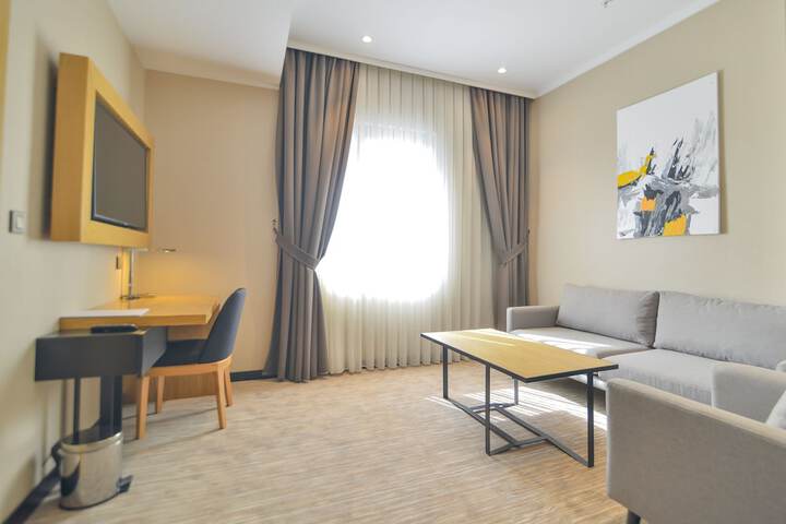 Room 15 of 36
