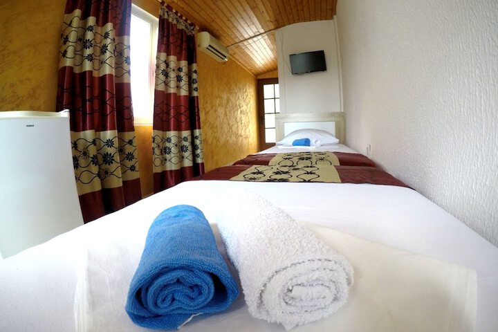 Room 6 of 42