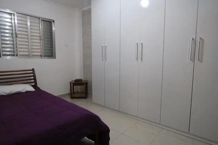 Room 4 of 12