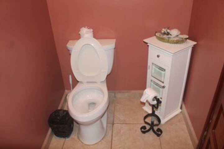Room 10 of 85