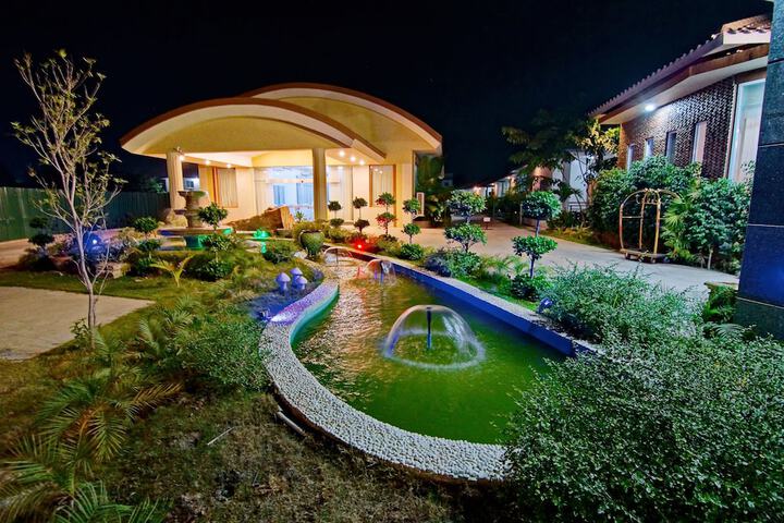 Hotel Exterior 76 of 79
