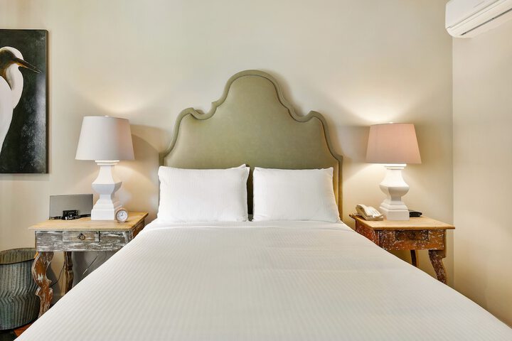 Room 2 of 43