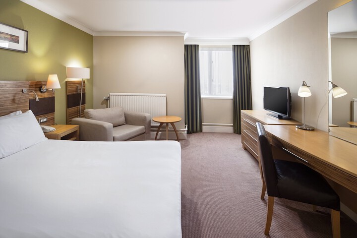 Room 16 of 90