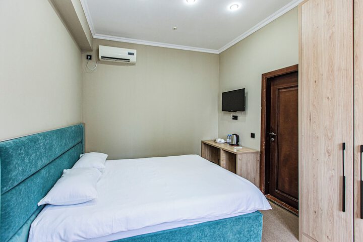 Room 13 of 41
