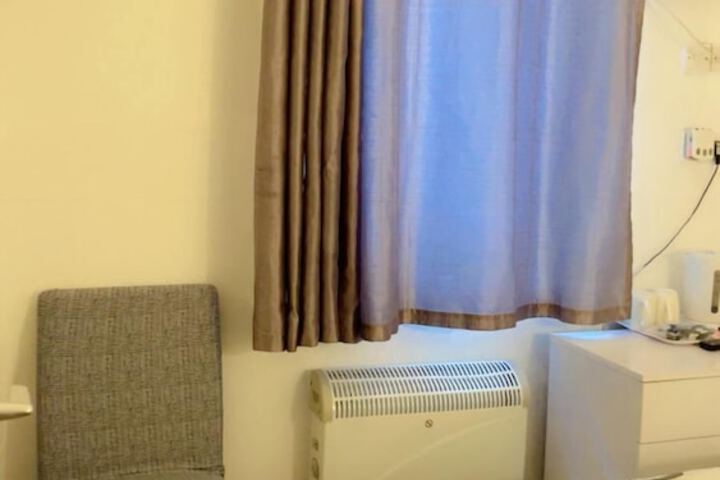 Room 36 of 143