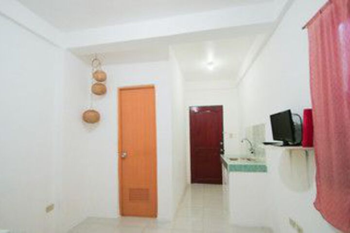 Room 15 of 32