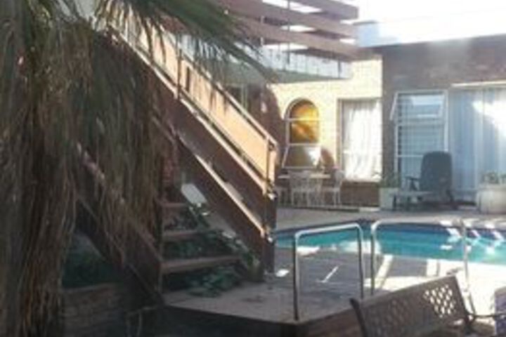 Pool 21 of 26
