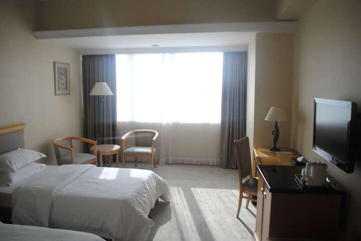 Room 16 of 51