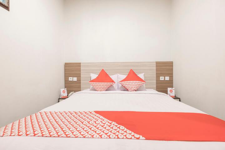 Room 17 of 27