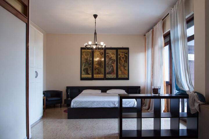 Room 5 of 35