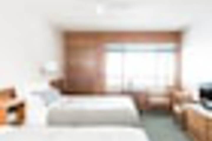 Room 44 of 510