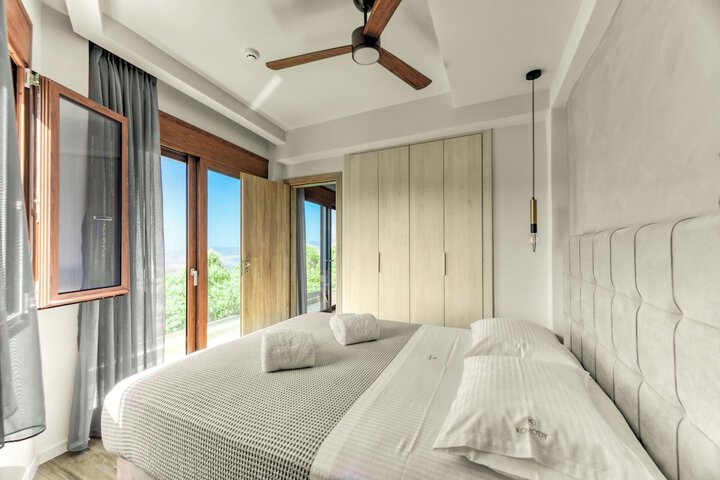 Room 21 of 100