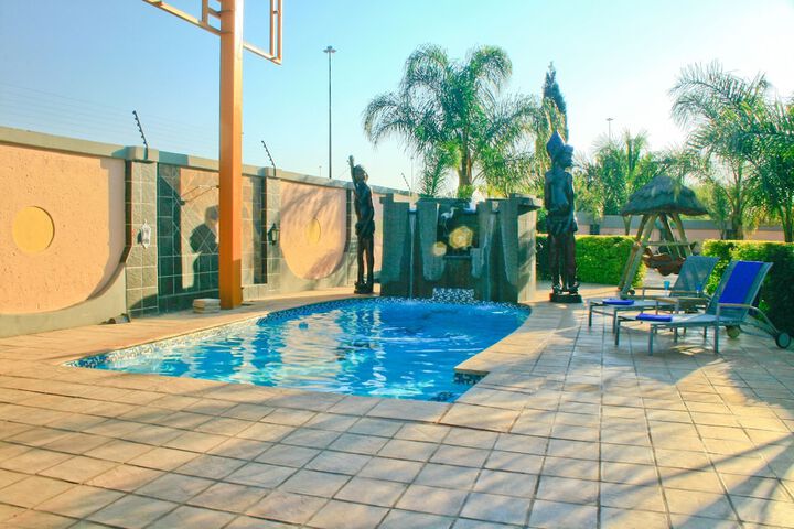 Pool 25 of 51
