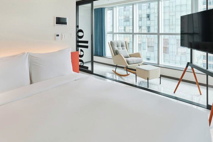 Room 18 of 56