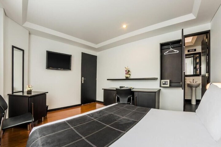 Room 3 of 35