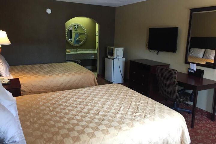 Room 5 of 11