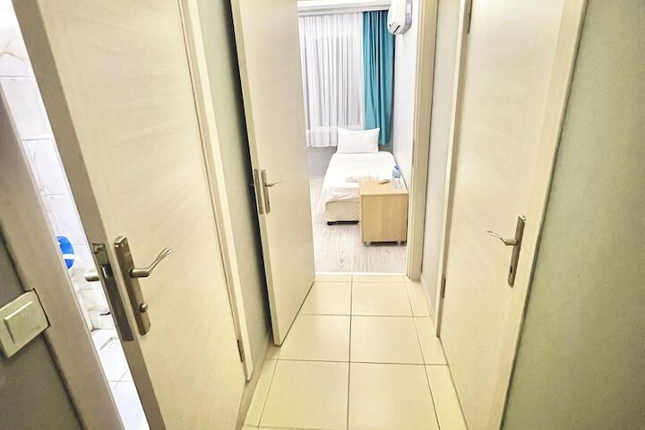 Room 13 of 50