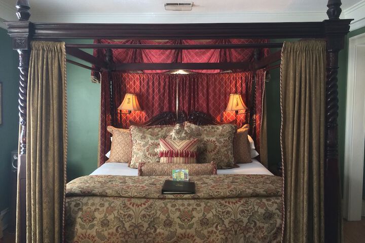 Room 10 of 92