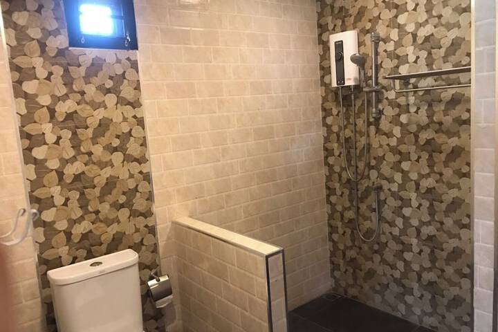 Room 35 of 59