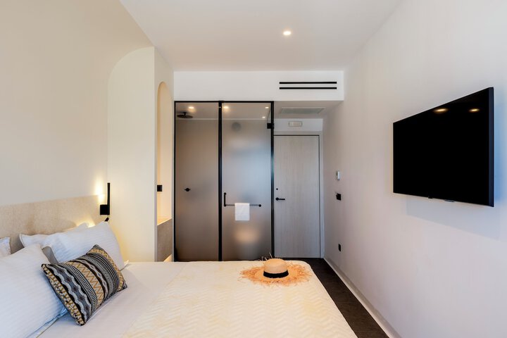 Room 14 of 56