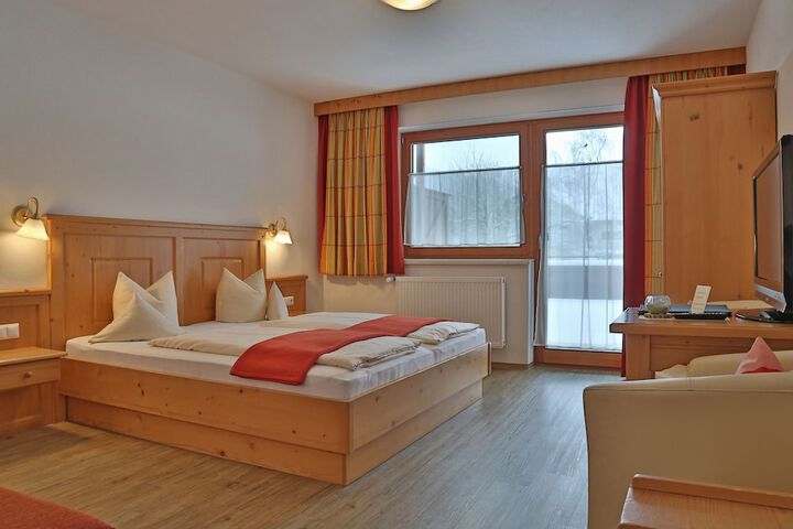 Room 4 of 36