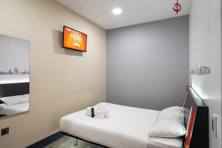 Room 21 of 47