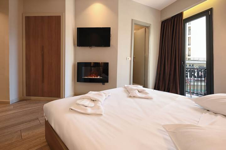Room 82 of 200