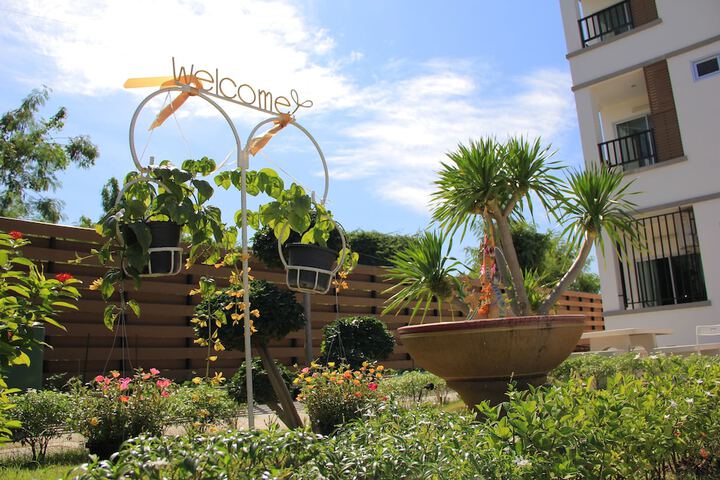 Hotel Exterior 29 of 35