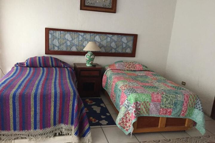 Room 4 of 7