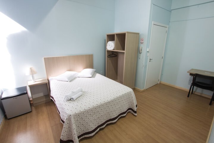 Room 10 of 20