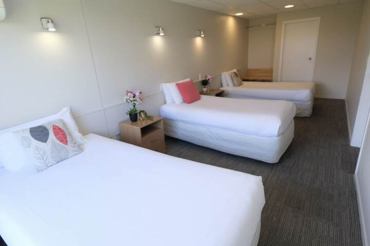 Room 10 of 73