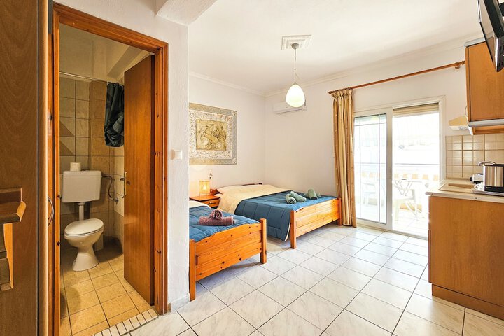 Room 14 of 69