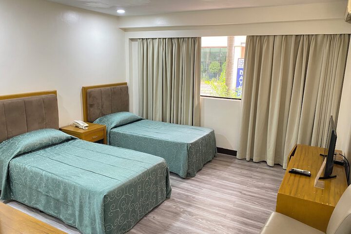 Room 20 of 37