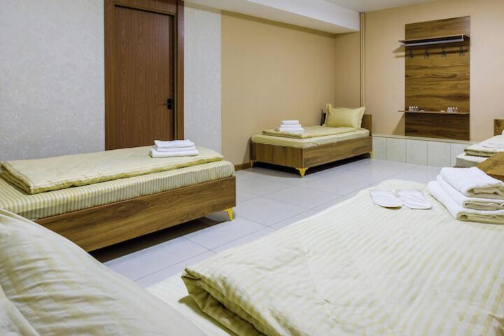 Room 16 of 33