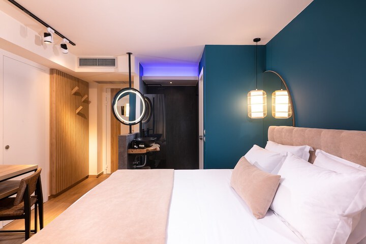 Room 7 of 17