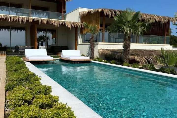 Pool 68 of 100